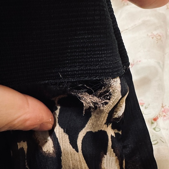 White House Black Market Leopard Skirt 🖤 - Picture 10 of 12